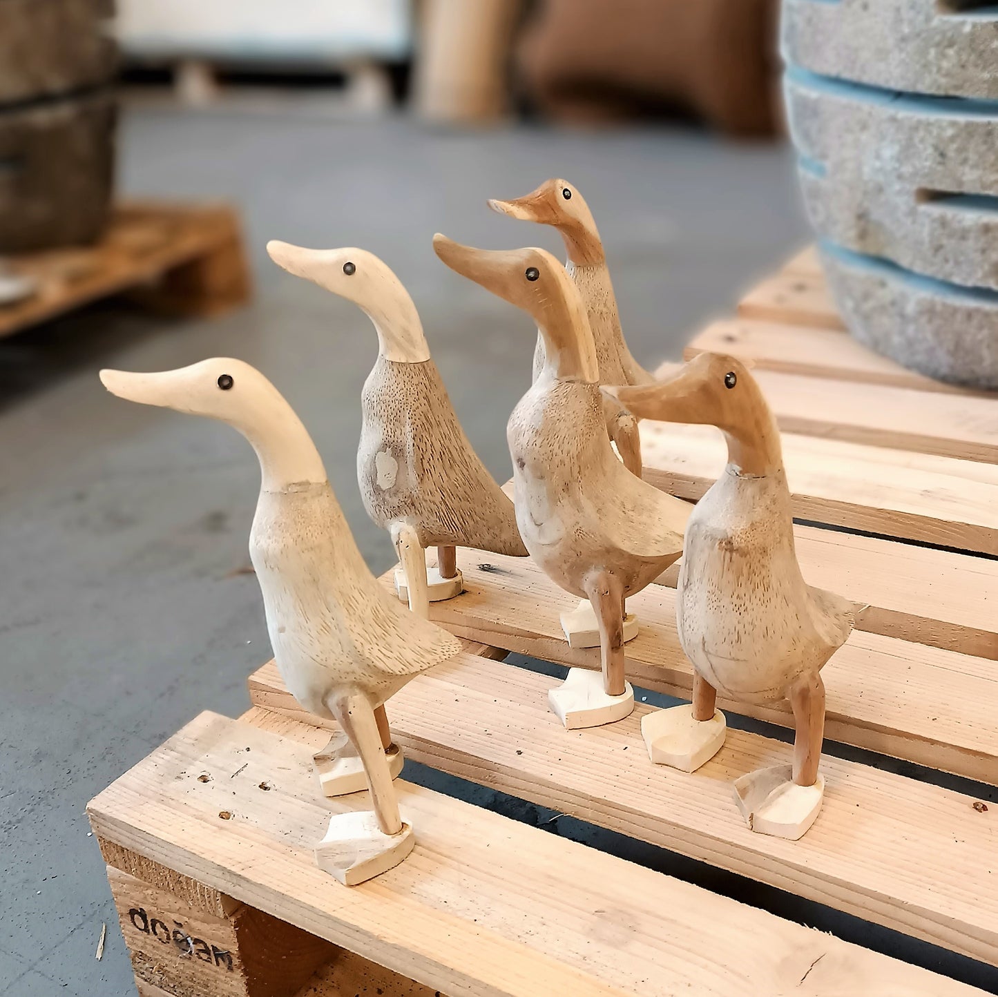 Handgefertigte Enten aus Bambuswurzel