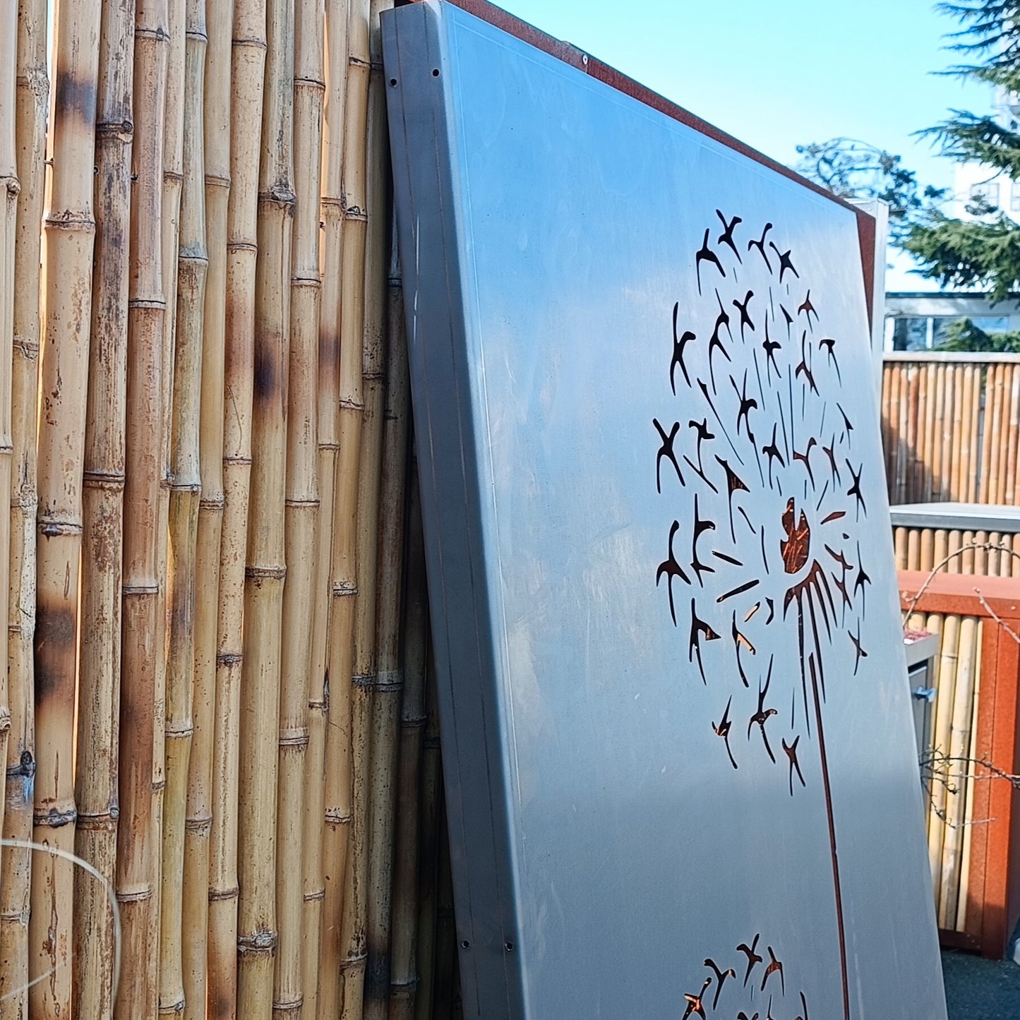 motivwand-ungerostet-montagelöcher