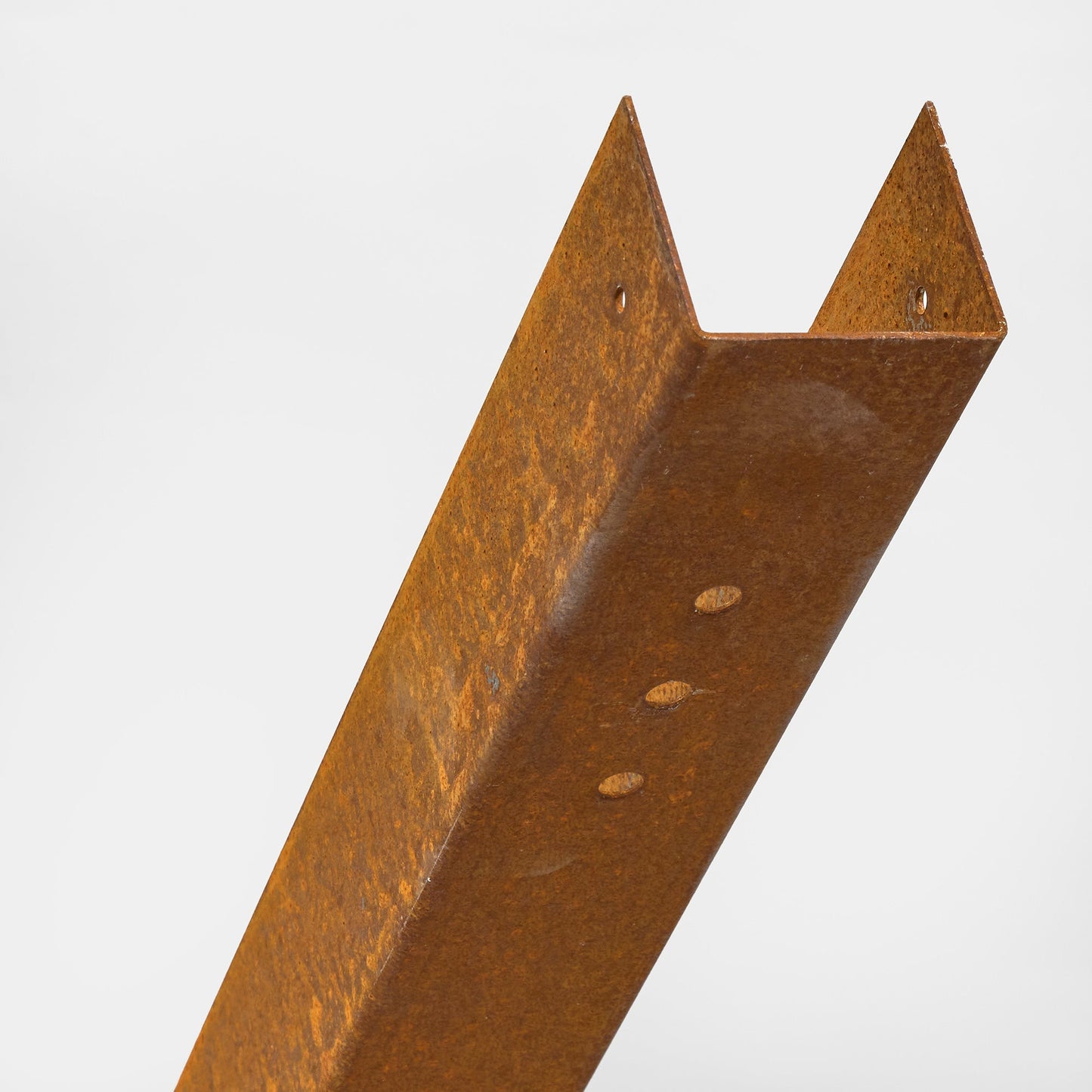 Detailfoto von dem Modul5 Slimline seitlichem Rahmenprofil in Cortenstahl.