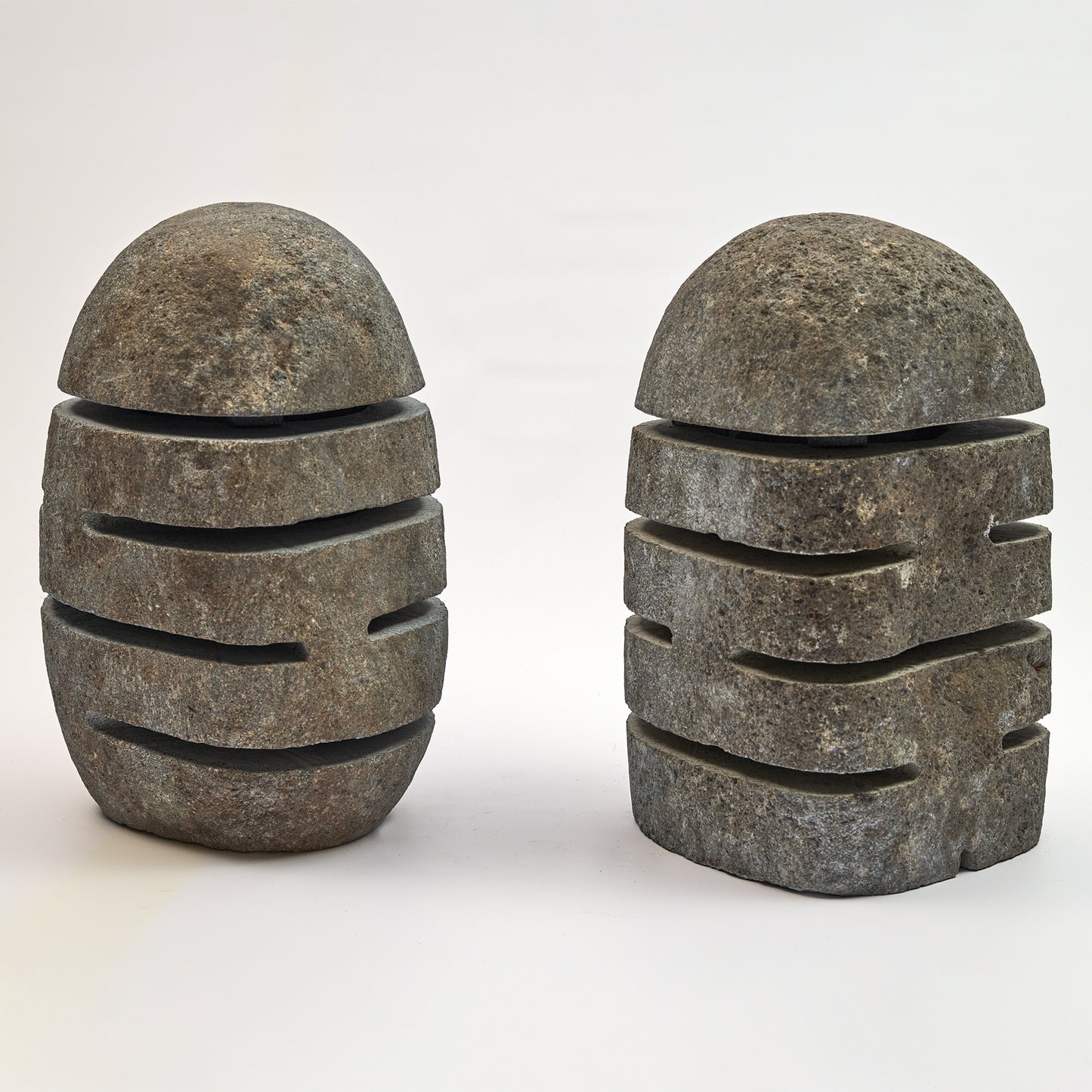 Einzigartige Steinlampen aus Indonesien