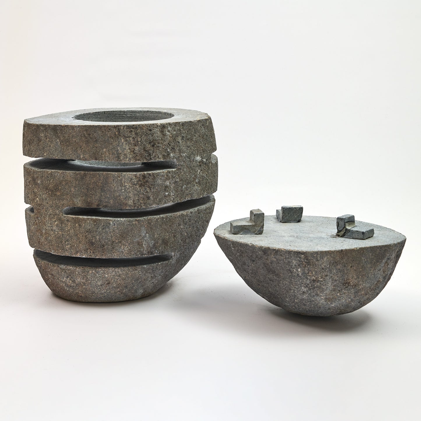 Einzigartige Steinlampen aus Indonesien