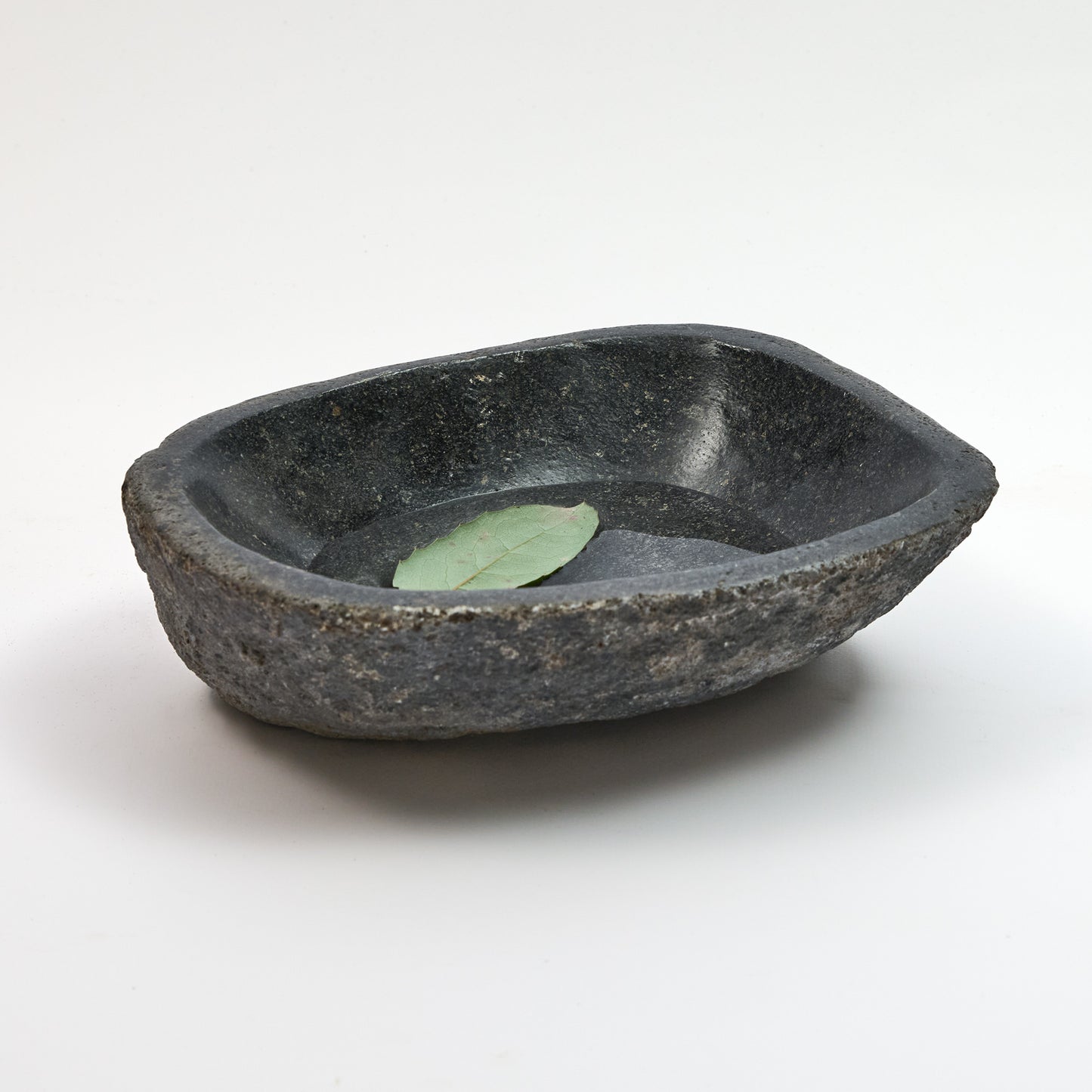 Schale aus Flussstein