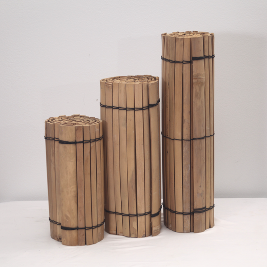 Matte aus Bambusleisten in drei unterschiedlichen Höhen