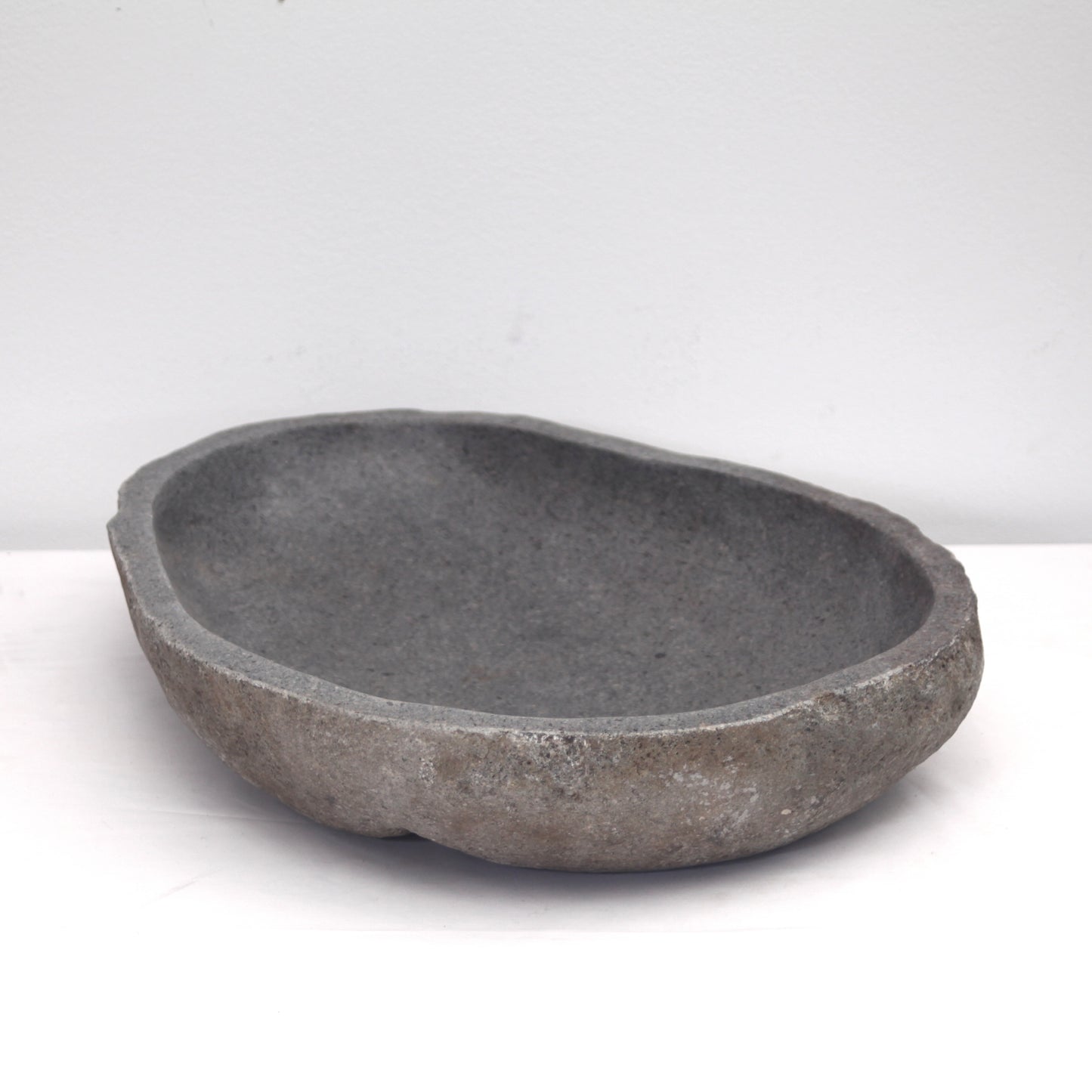 Flache Steinschale